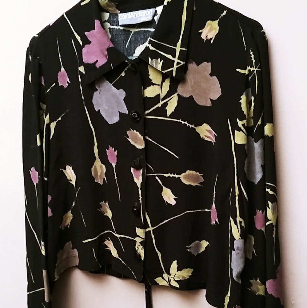 Very cute button down blouse